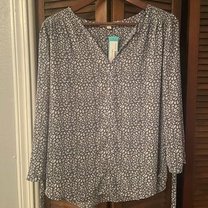Women’s Blouse, med length sleeves - brand new